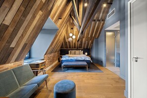 City Room | In-room safe, free WiFi, bed sheets