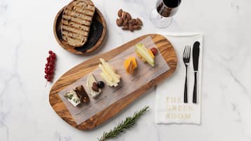 Breakfast, lunch and dinner served