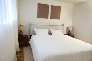 5 habitaciones, tabla de planchar con plancha y wifi 