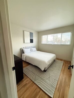 5 habitaciones, tabla de planchar con plancha y wifi 