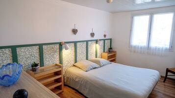 4 chambres, fer et planche Ă repasser, Wi-Fi, draps fournis