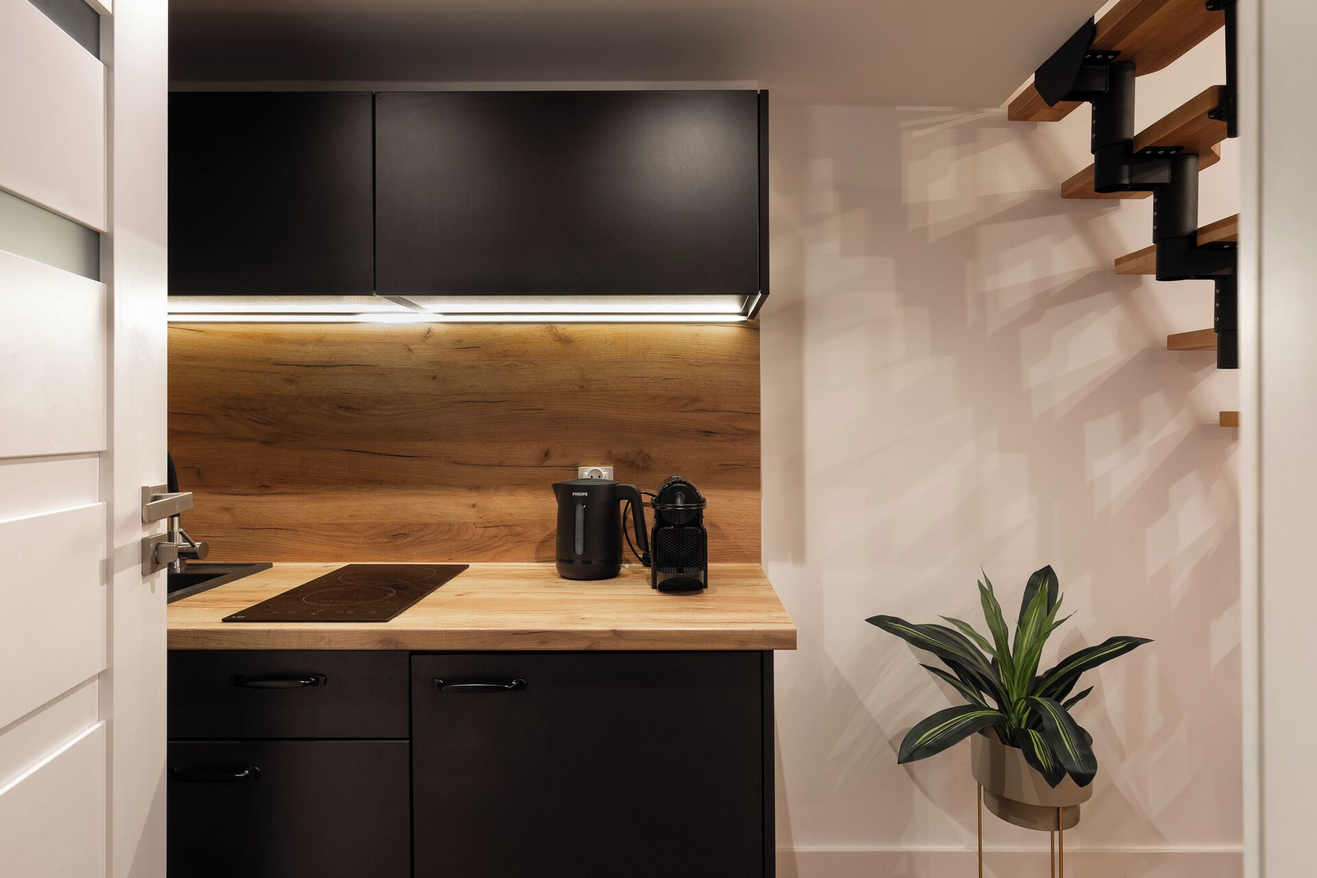 Superior Studio, Mezzanine | Private kitchenette