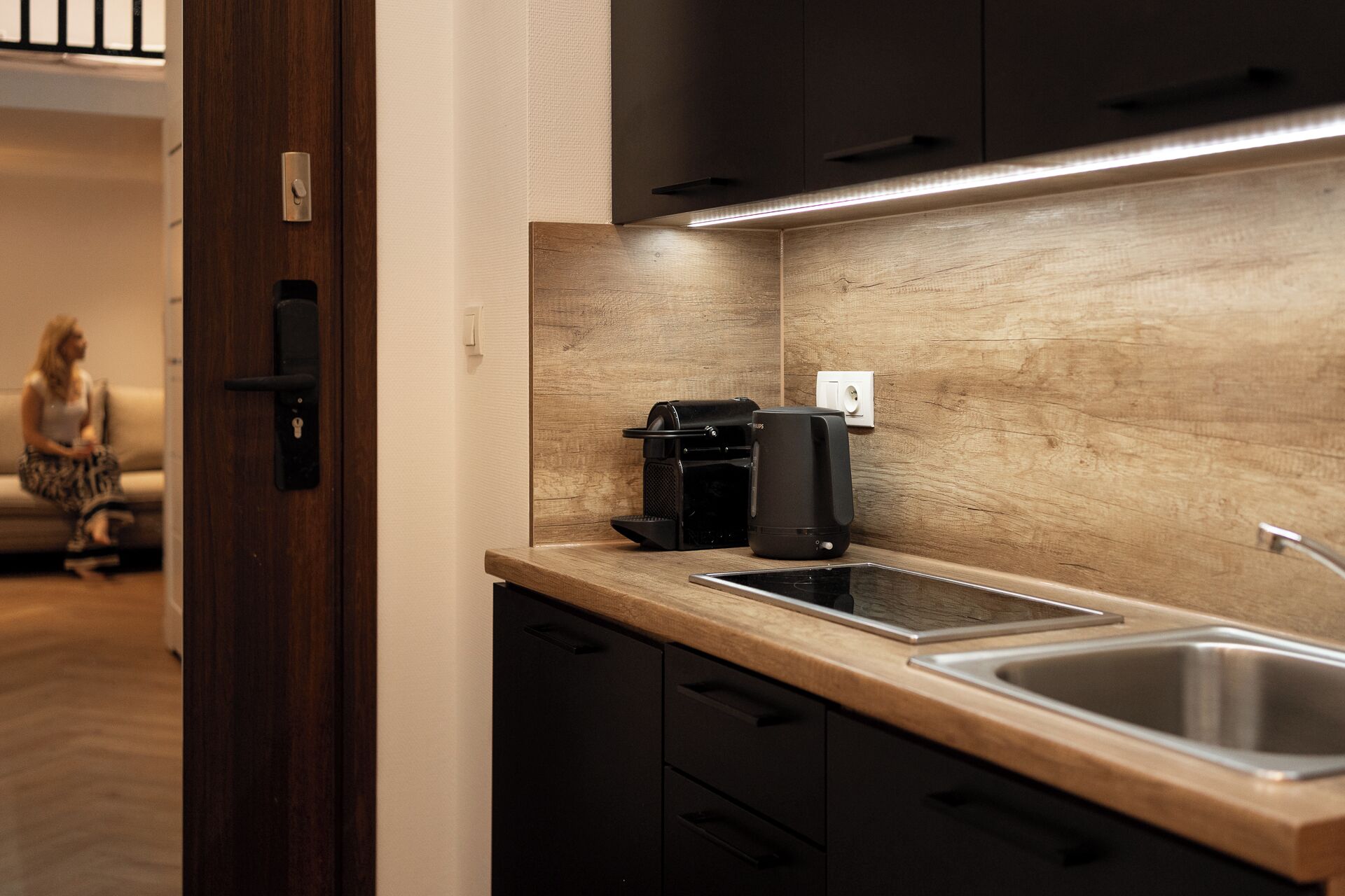 Suite monolocale Superior, al piano ammezzato | Angolo cottura privato | Frigorifero, microonde, piano cottura, macchina per tè/caffè