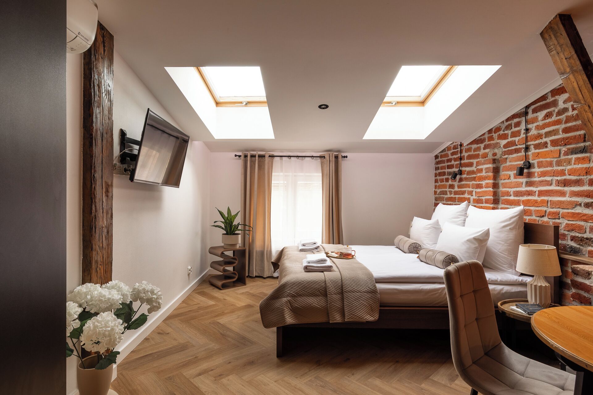 Deluxe Studio Suite, 1 Double Bed with Sofa bed, Air conditioning