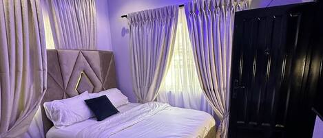 經濟客房, 露台, 城市景 | 書桌、手提電腦工作空間、遮光窗簾/窗簾、隔音