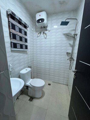 Economy Room, Balcony, City View | Bathroom | Free toiletries, hair dryer, towels, soap