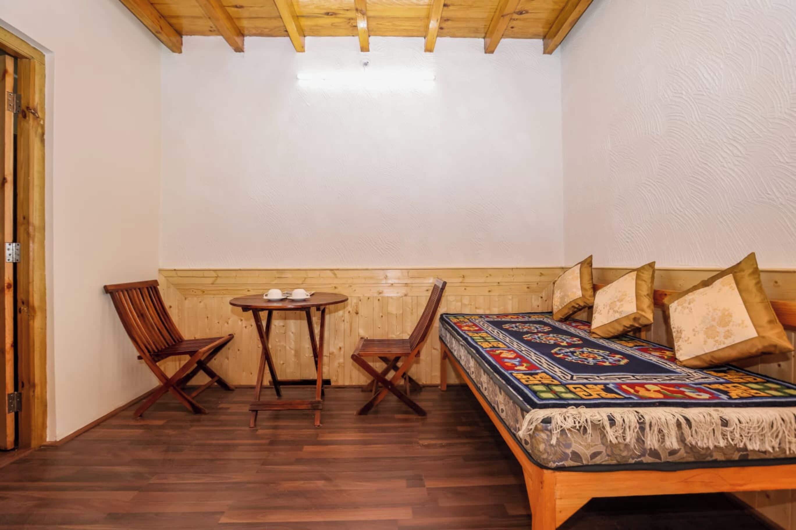 Family Room, Mountain View | Meja, ruang kerja komputer riba, Wi-fi percuma 