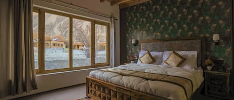 Family Room, Mountain View