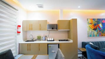 Căn hộ Economy, ban công, quang cảnh thành phố | Bếp riêng | Tủ lạnh, lò vi sóng, lò nướng, bếp nấu