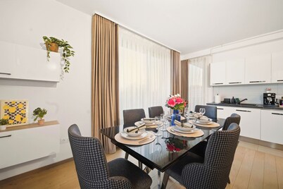 Central Monarh Tower Accomodation