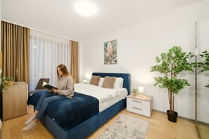 Deluxe Apartment, River View | Desk, laptop workspace, free WiFi - Central Monarh Tower Accomodation (Timișoara)