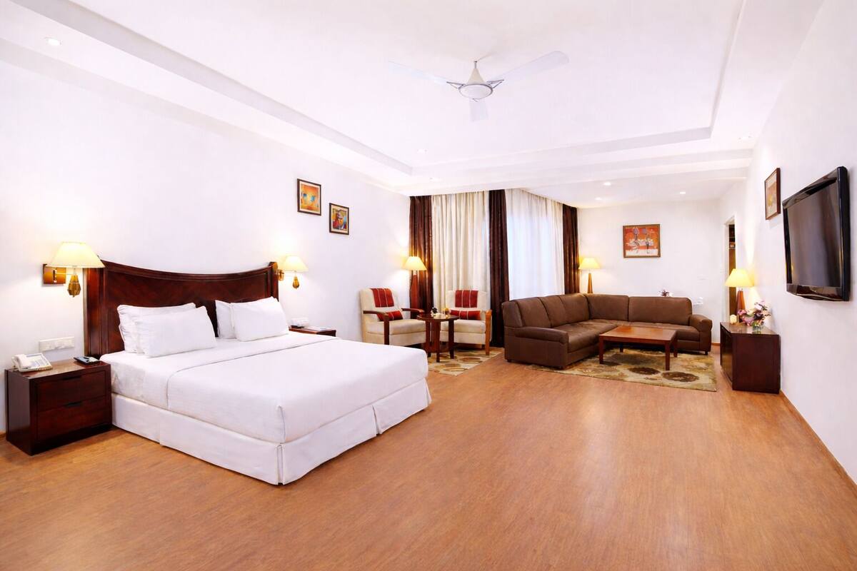 ห้องสวีท | โต๊ะทำงาน, Wi-Fi ฟรี, ผ้าปูที่นอน