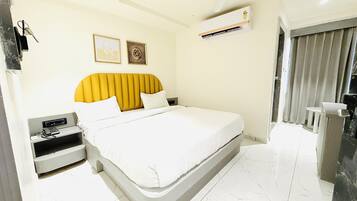Deluxe Double Room, City View
