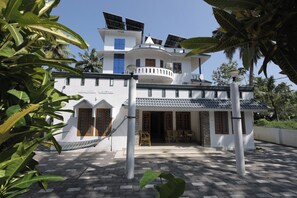 Exterior - Taaraa Loca - Yoga Spiritual n Dorms (Varkala)