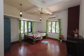 Free WiFi - Taaraa Loca - Yoga Spiritual n Dorms (Varkala)