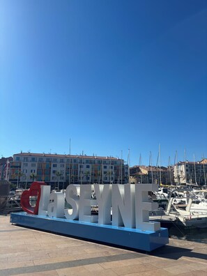 Marina - Fully air-conditioned apartment with terrace and garage (La Seyne-sur-Mer)