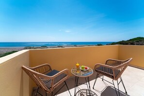 Property grounds - Mare Blu 2 on the beach (Gennadi)