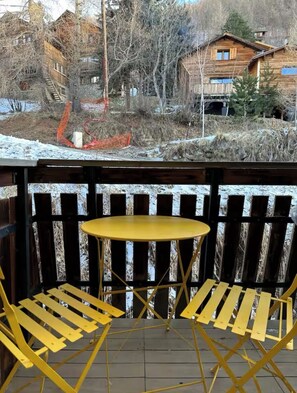 Outdoor dining - Studio Cosy - La foux d'Allos (Allos)