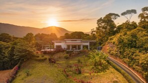 Exterior - Great Jungle Views-Private pool-Ojochal-Beautiful design-great location (Ojochal)