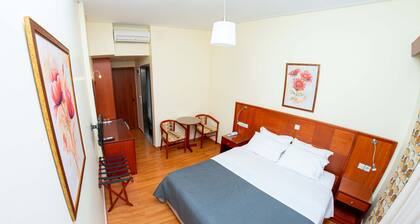 Hotel Ena - Stylish Mountain View Suite With Pool