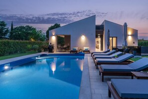 Villa, 3 Bedrooms, Private Pool, Garden View | Kolam renang | Kolam renang terbuka 