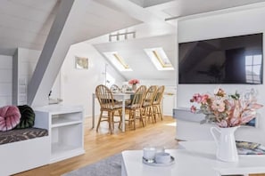Dining - Luxury | Rooftop Terrace | AC | Zurich Old Town (Zürich)