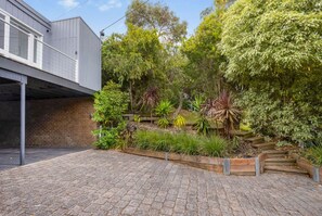 Property grounds - The Deck House Lorne (Lorne)