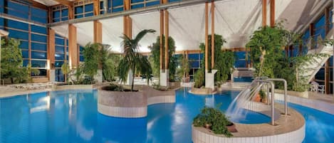 Apartment | Pool | Indoor pool, outdoor pool