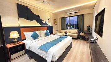 Premium Room | Premium bedding, down duvets, memory-foam beds, in-room safe