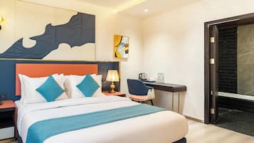 Presidential Room, City View | Desk, free WiFi