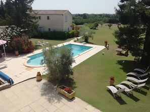 Pool - Holiday Home 'Gîte Giulia' with Shared Pool, Wi-Fi and Air Conditioning (Mouriès)