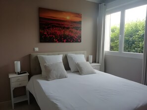 2 habitaciones, tabla de planchar con plancha, wifi y ropa de cama 