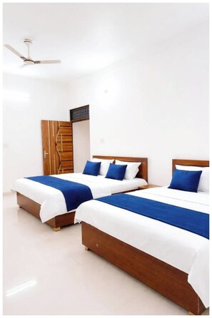 Chambre Quadruple Deluxe, climatisation | Literie hypoallergénique, bureau, chambres insonorisées, Wi-Fi gratuit