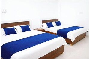 Deluxe Quadruple Room, Air conditioning - Hotel Shri Geeta Dham Near Prem Mandir (Mathura)