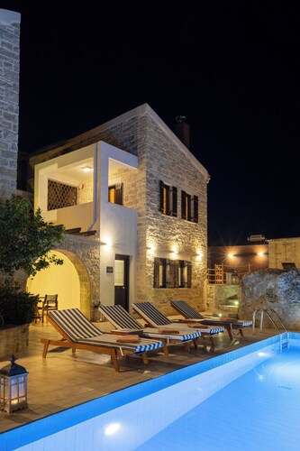 Phaistos Villas Elegant South Residence 