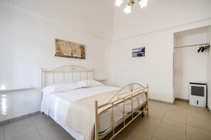 1 bedroom, iron/ironing board, WiFi, bed sheets - Mulberry Tree, Borgo Tortorella (Impalata)