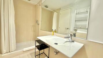 Basic Apartment, Balcony | Bathroom