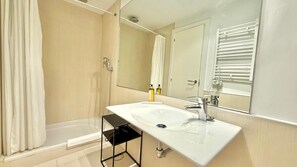 Basic Apartment, Balcony | Bathroom - Duplex Naffah Apartments E C 107 (Madrid)