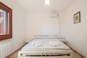 Bügeleisen/Bügelbrett, WLAN, Bettwäsche