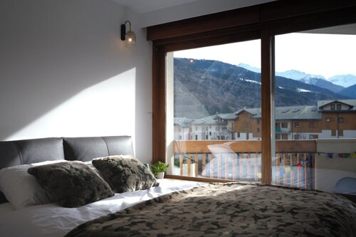 Modern 3BR - 500m from funicular - 3 balconies with view - Ski Room