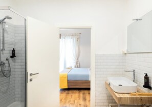Deluxe Room | Bathroom | Hair dryer, bidet, soap, shampoo - Residenza Ricasoli (Grosseto)