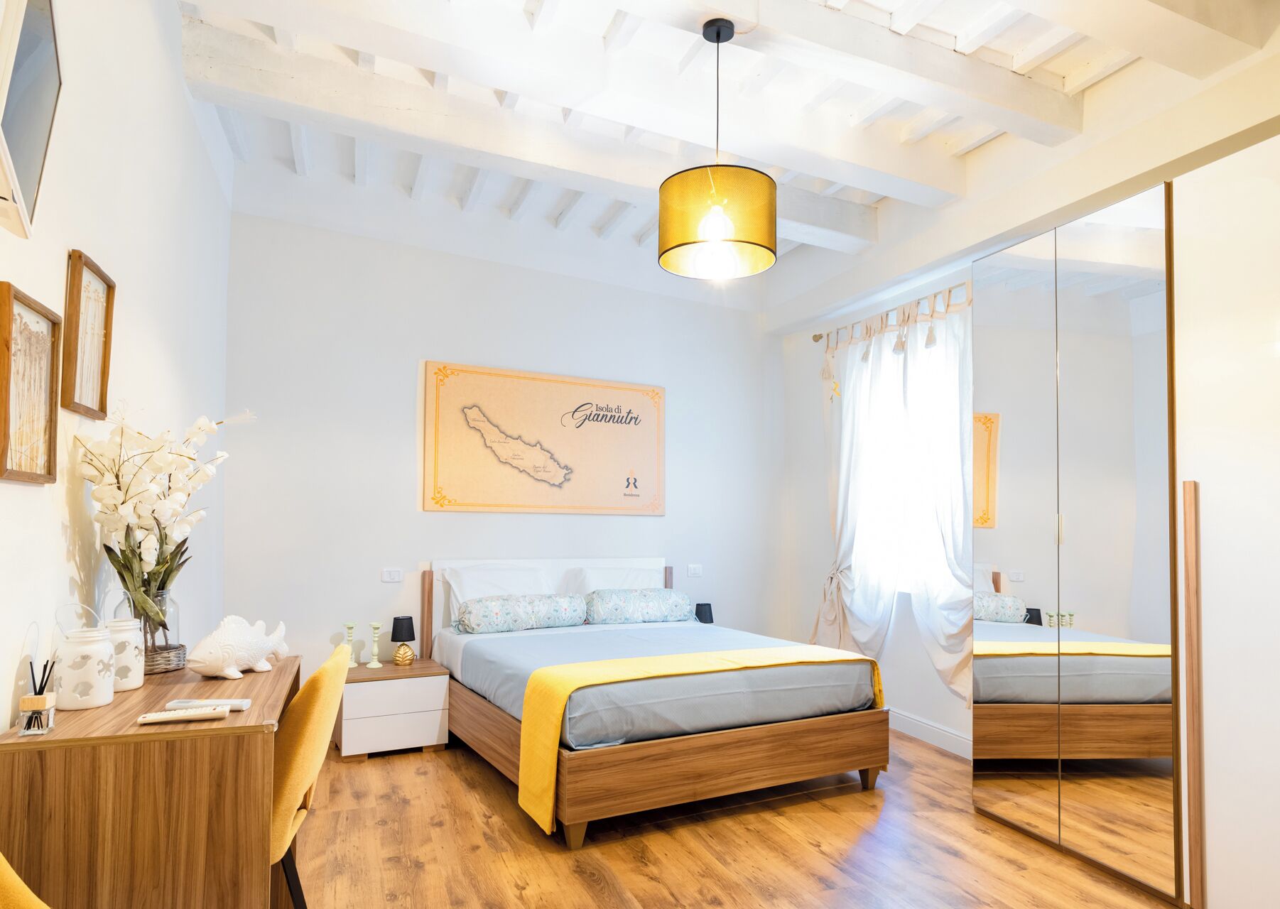 Desk, free cribs/infant beds, free WiFi, bed sheets