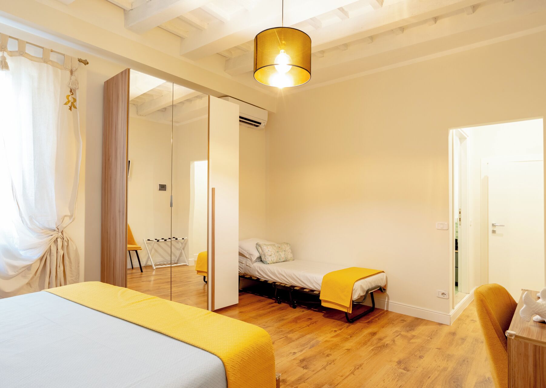 書桌、免費搖籃/嬰兒床、免費無線上網、床單