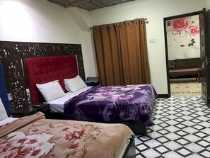 Superior Quadruple Room - Dream IIN Hotel (Islamabad)