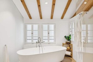 Eco-friendly toiletries, hair dryer, towels, soap - AAA | Old Town Diamond | Private Rooftop Terrace (Zürich)