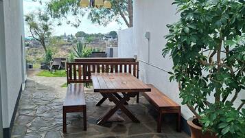 تناول الطعام بالخارج