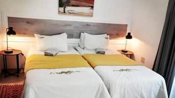 Twin Room | In-room safe, iron/ironing board, free WiFi