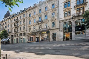 Exterior - Twin Diamond Penthouse | Rooftop Terrace (Zürich)