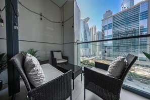 Interior - Free housekeeping visits during your stay - StayShort - 1 Bed in Business Bay with Modern Amenities (Business Bay)