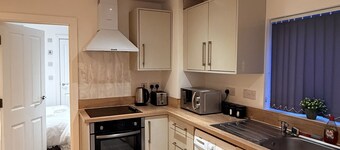 Cozy 1 Bedroom Fully Furnished Apartment